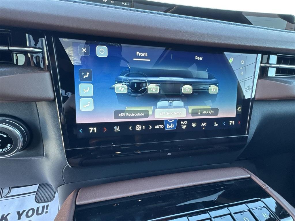 new 2025 Lincoln Navigator car, priced at $106,715