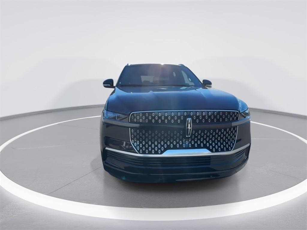 new 2025 Lincoln Navigator car, priced at $106,715