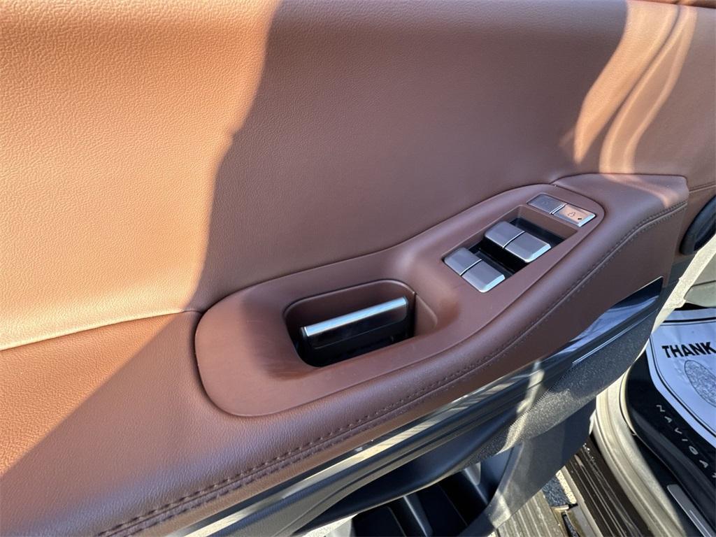 new 2025 Lincoln Navigator car, priced at $106,715