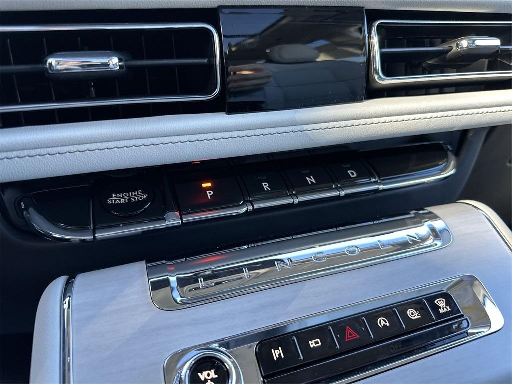 new 2025 Lincoln Aviator car, priced at $76,000