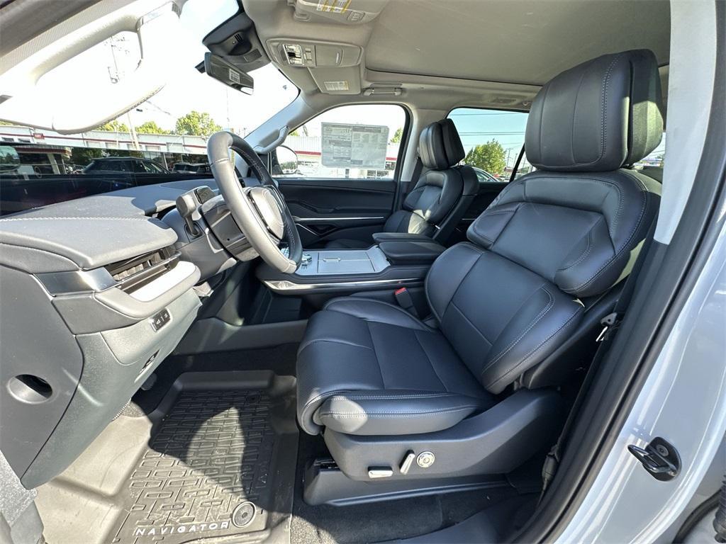 new 2025 Lincoln Navigator L car, priced at $102,797