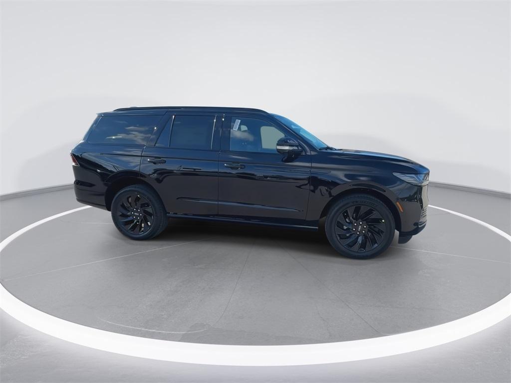 new 2025 Lincoln Navigator car, priced at $106,090