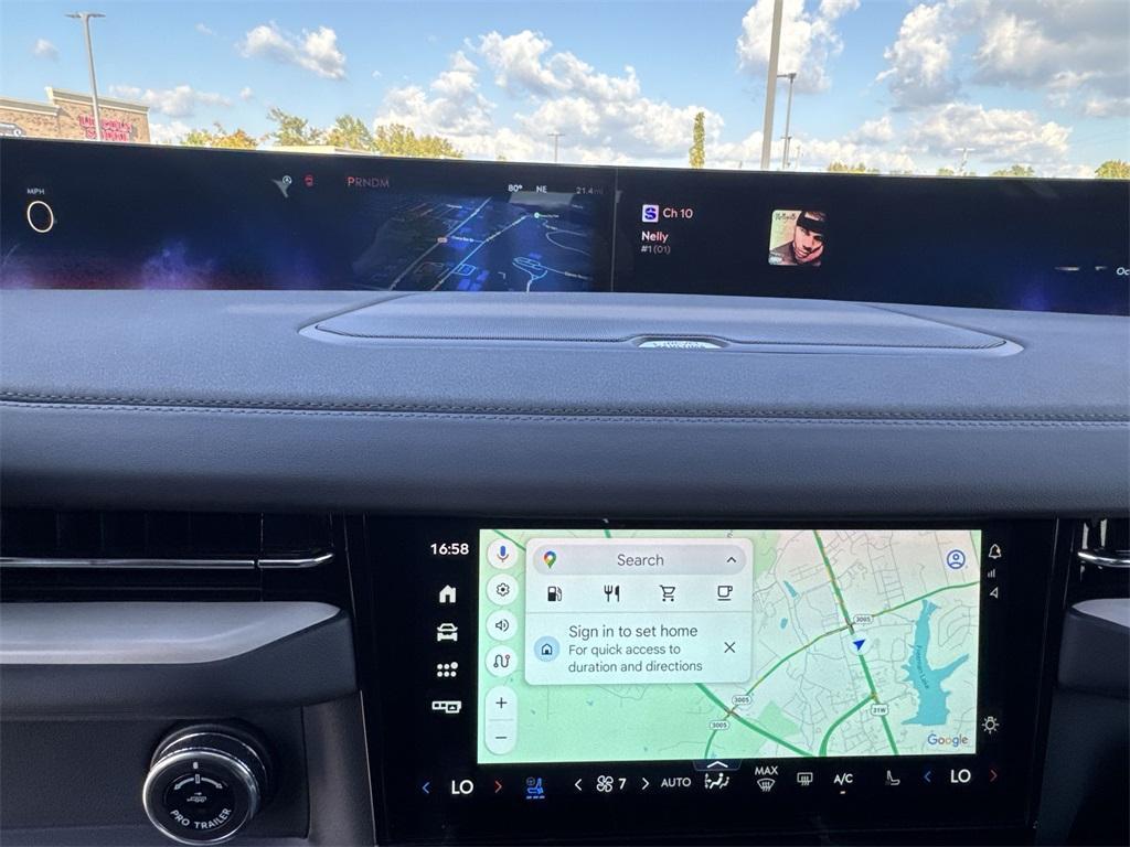 new 2025 Lincoln Navigator car, priced at $106,090