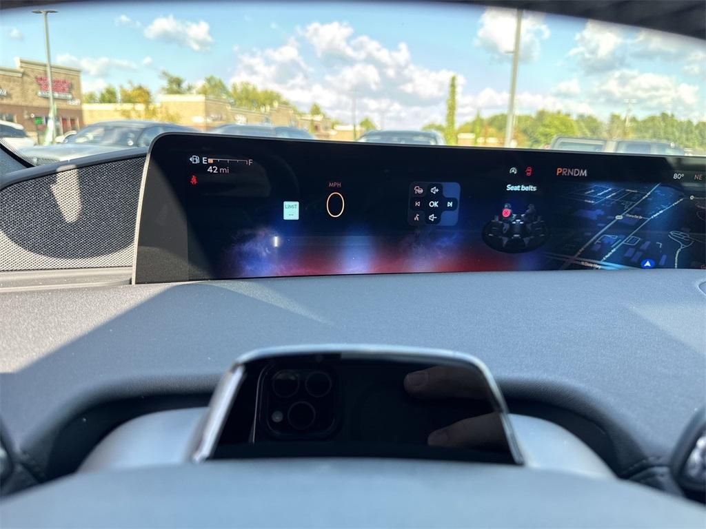 new 2025 Lincoln Navigator car, priced at $106,090