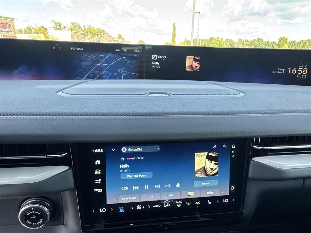 new 2025 Lincoln Navigator car, priced at $106,090