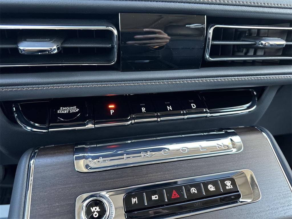 new 2025 Lincoln Aviator car, priced at $75,997