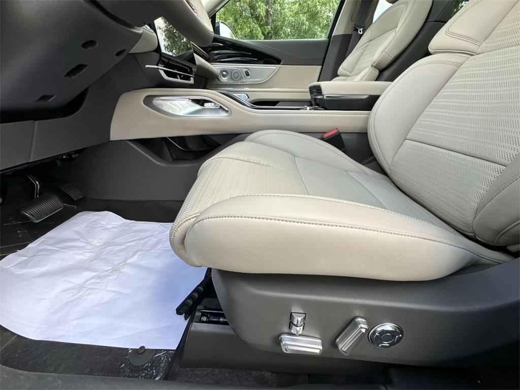 new 2025 Lincoln Nautilus car, priced at $69,031