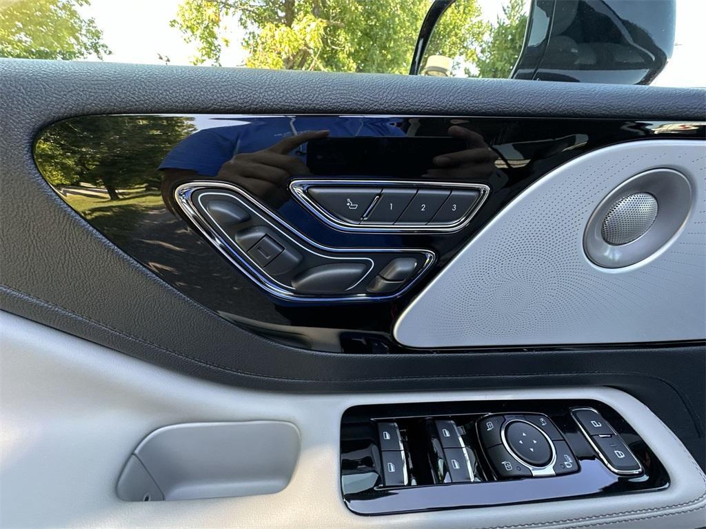 new 2025 Lincoln Aviator car, priced at $72,967