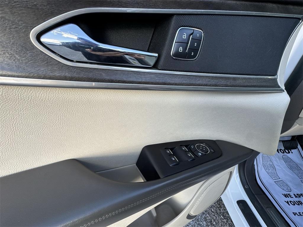 used 2016 Lincoln MKX car, priced at $17,995