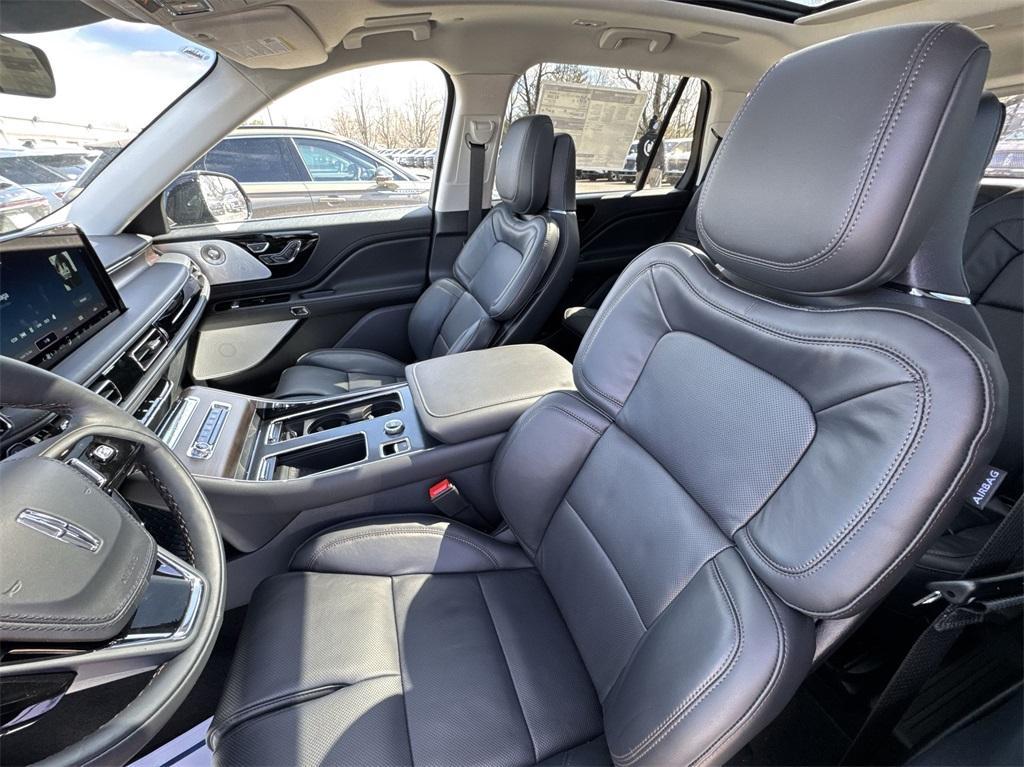 new 2025 Lincoln Aviator car, priced at $75,900