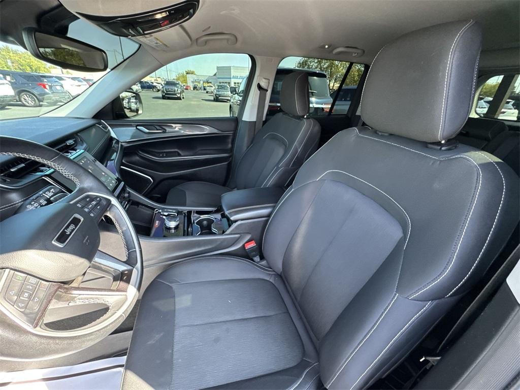 used 2022 Jeep Grand Cherokee car, priced at $26,399