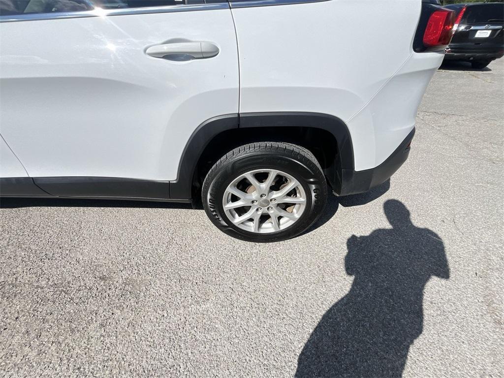 used 2017 Jeep Cherokee car, priced at $15,995