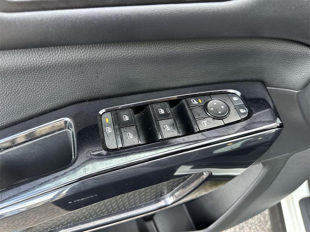 used 2022 Nissan Pathfinder car, priced at $26,900