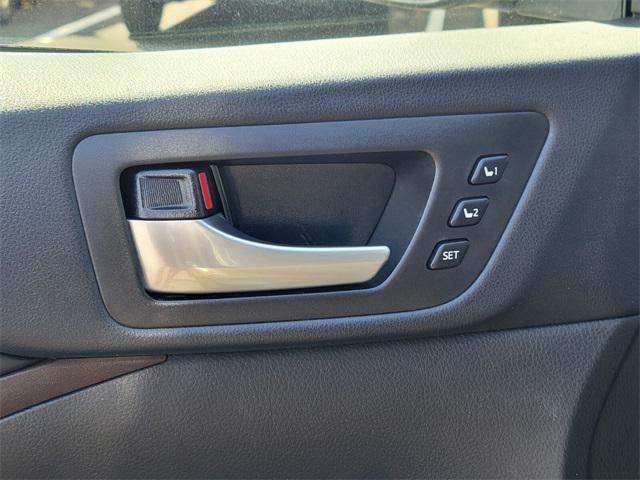 used 2018 Toyota Highlander car, priced at $22,497
