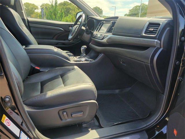 used 2018 Toyota Highlander car, priced at $21,997