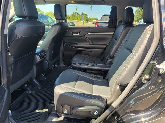 used 2018 Toyota Highlander car, priced at $21,997