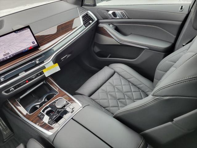 new 2025 BMW X7 car, priced at $94,905