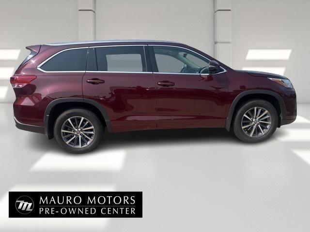 used 2018 Toyota Highlander car, priced at $24,997