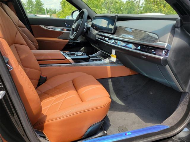 new 2025 BMW 760 car, priced at $131,225