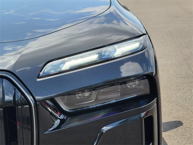 new 2025 BMW 760 car, priced at $131,225