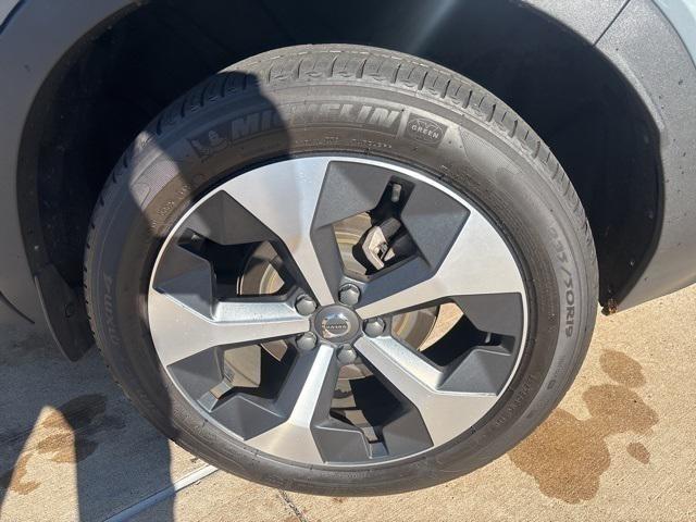 used 2023 Volvo XC40 car, priced at $27,997