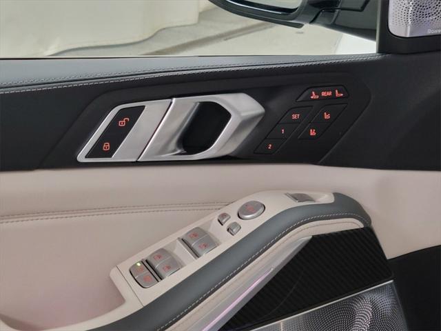 new 2025 BMW X7 car, priced at $159,695