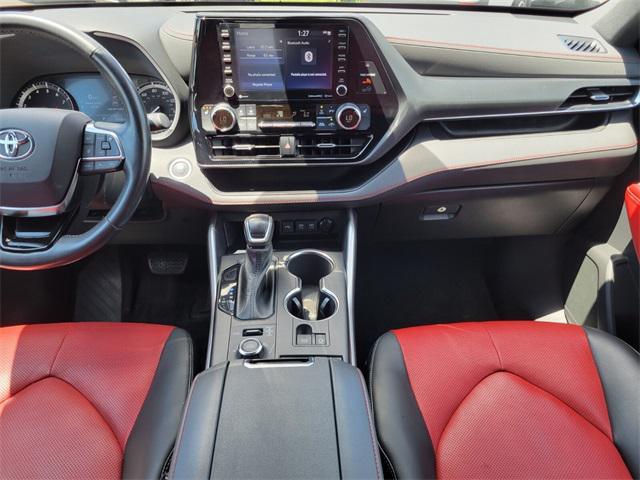 used 2021 Toyota Highlander car, priced at $33,497