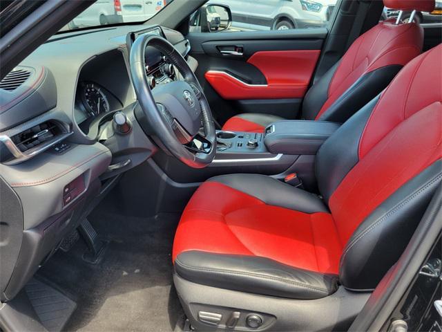 used 2021 Toyota Highlander car, priced at $33,497