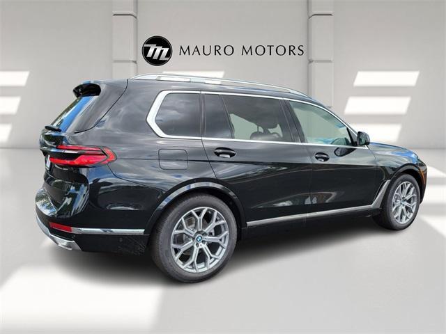 new 2025 BMW X7 car, priced at $90,905