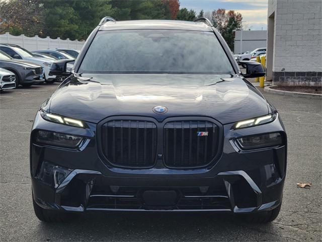 new 2025 BMW X7 car, priced at $118,470