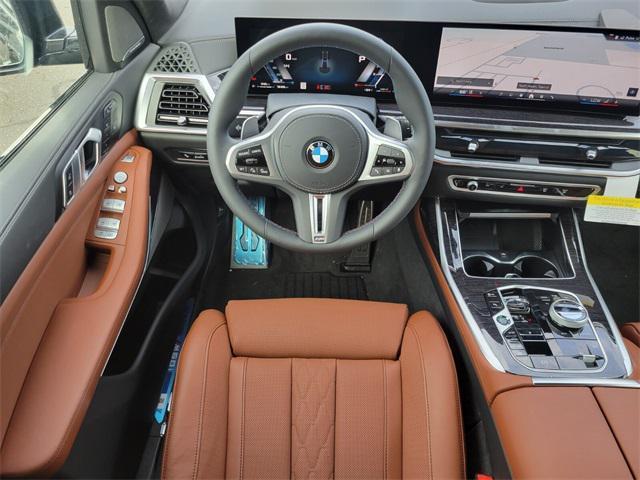 new 2025 BMW X7 car, priced at $118,470