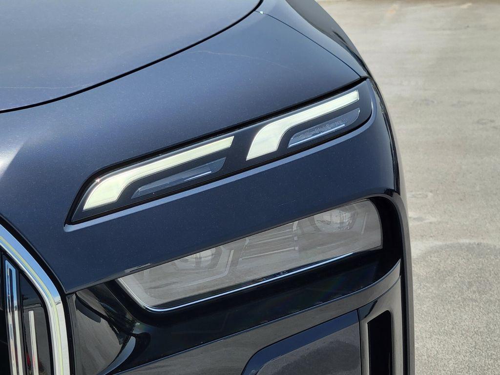 new 2025 BMW 760 car, priced at $127,325