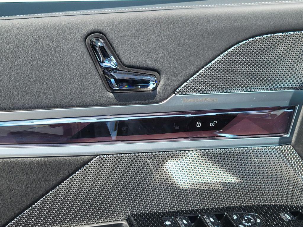 new 2025 BMW 760 car, priced at $127,325