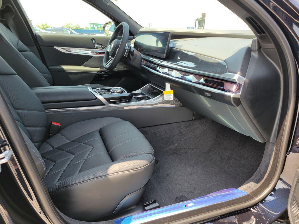 new 2025 BMW 760 car, priced at $127,325