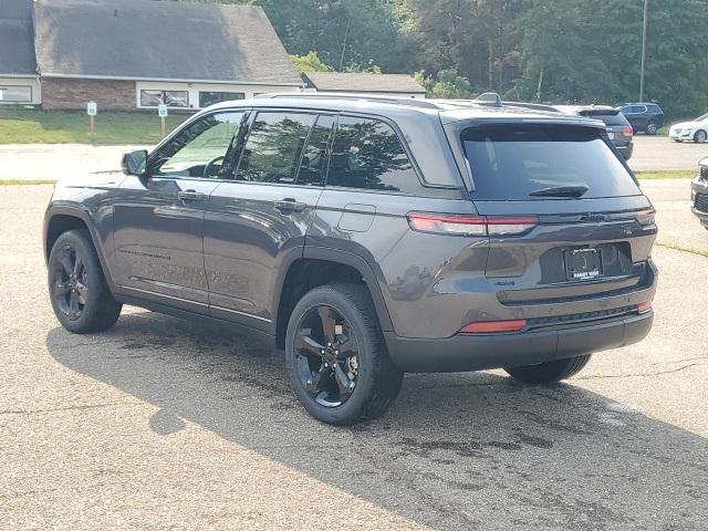 new 2024 Jeep Grand Cherokee car, priced at $47,425