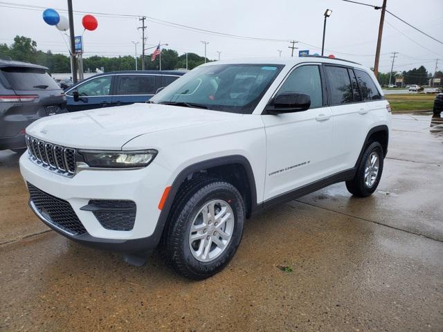 new 2025 Jeep Grand Cherokee car, priced at $40,643