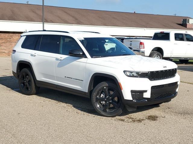 new 2024 Jeep Grand Cherokee L car, priced at $39,577