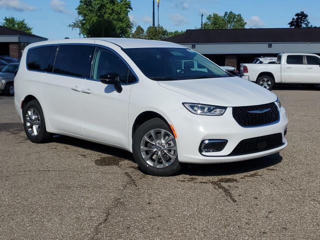 new 2024 Chrysler Pacifica car, priced at $46,250