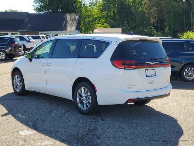 new 2024 Chrysler Pacifica car, priced at $46,250