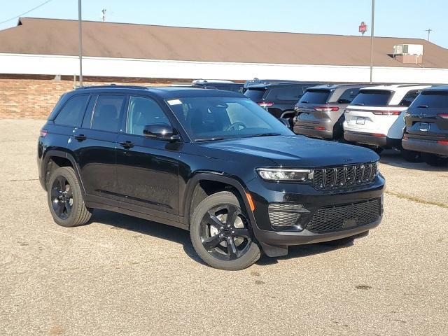 new 2024 Jeep Grand Cherokee car, priced at $38,652