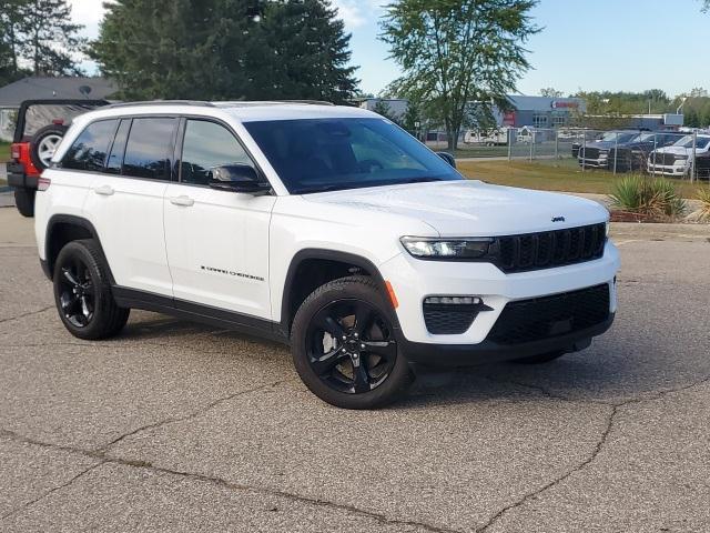 new 2024 Jeep Grand Cherokee car, priced at $44,030