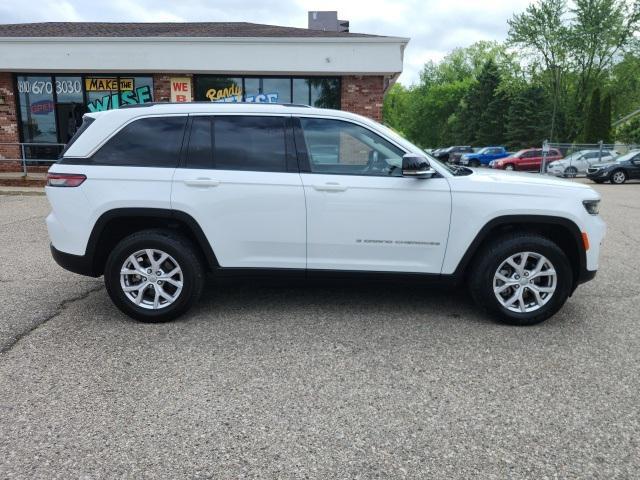 used 2022 Jeep Grand Cherokee car, priced at $29,859
