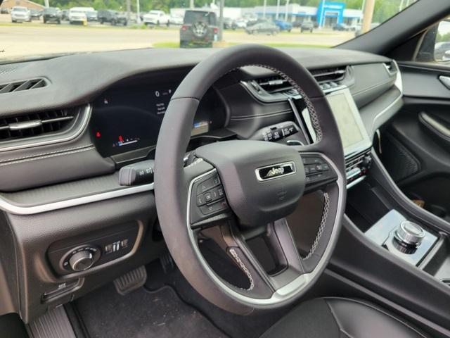 new 2025 Jeep Grand Cherokee L car