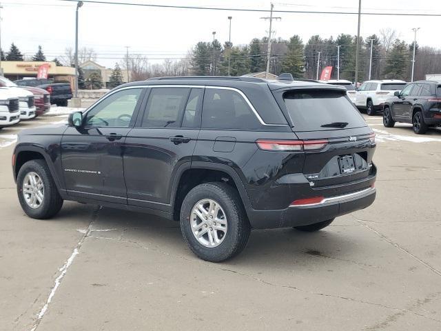 new 2025 Jeep Grand Cherokee car, priced at $35,986