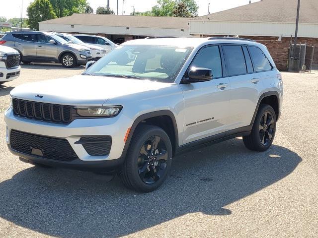 new 2024 Jeep Grand Cherokee car, priced at $47,425