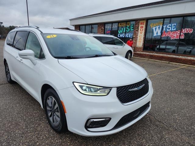 used 2021 Chrysler Pacifica Hybrid car, priced at $20,600