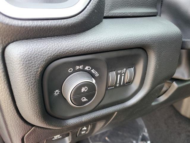 new 2025 Ram 1500 car, priced at $47,101