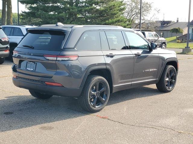 new 2024 Jeep Grand Cherokee car, priced at $38,652