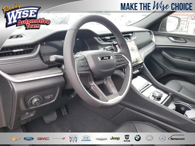 new 2025 Jeep Grand Cherokee car, priced at $43,395