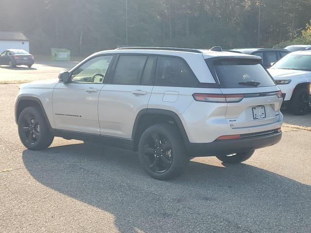 new 2025 Jeep Grand Cherokee car, priced at $45,396